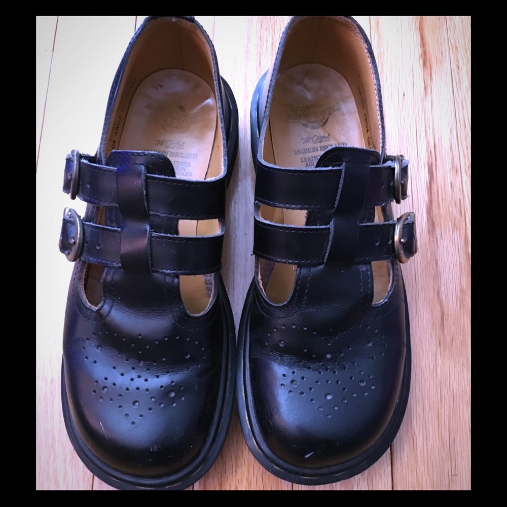MOVING SALE 🔥🔥 Vintage Doc Marten Mary Janes !!